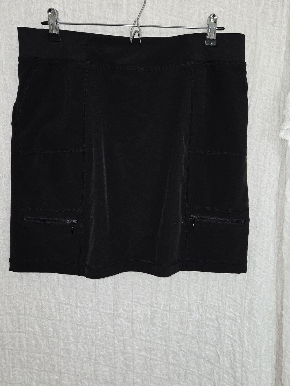 Chicos Black Women’s Stretch Cargo Skort Size 10